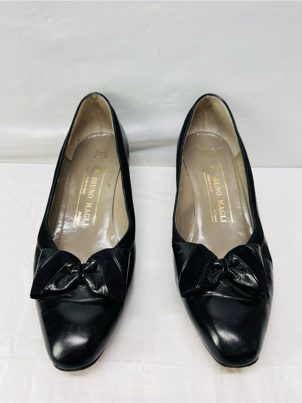 Vintage Bruno Magli Black Leather Bow-Accent Flats